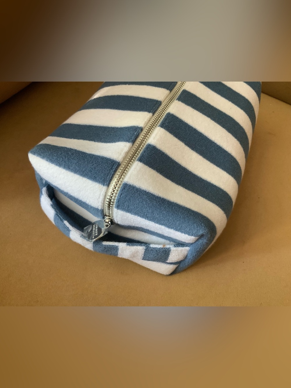 Summer Fridays makeup travel pouch new - Picture 4 of 6